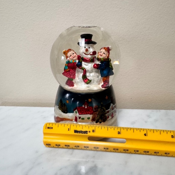 Vintage Glass Water-filled Snow Globe Music Box Snowman with Two Happy Friends - Picture 10 of 10